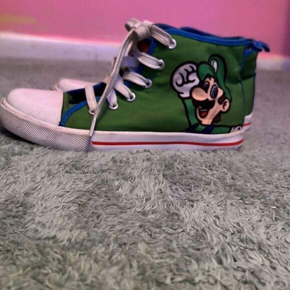 Kid Super Mario Brothers Sneakers - Picture 2 of 8